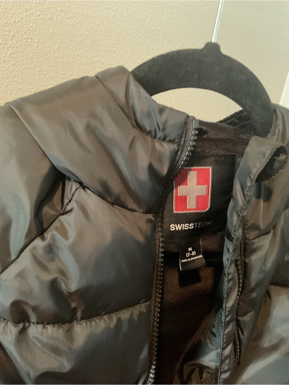 Swiss Tech Kids Black Hooded Puffer Jacket - Picture 3 of 5